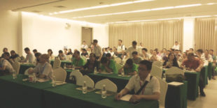 Conferencia sobre pronutrientes en CAHE 2015.